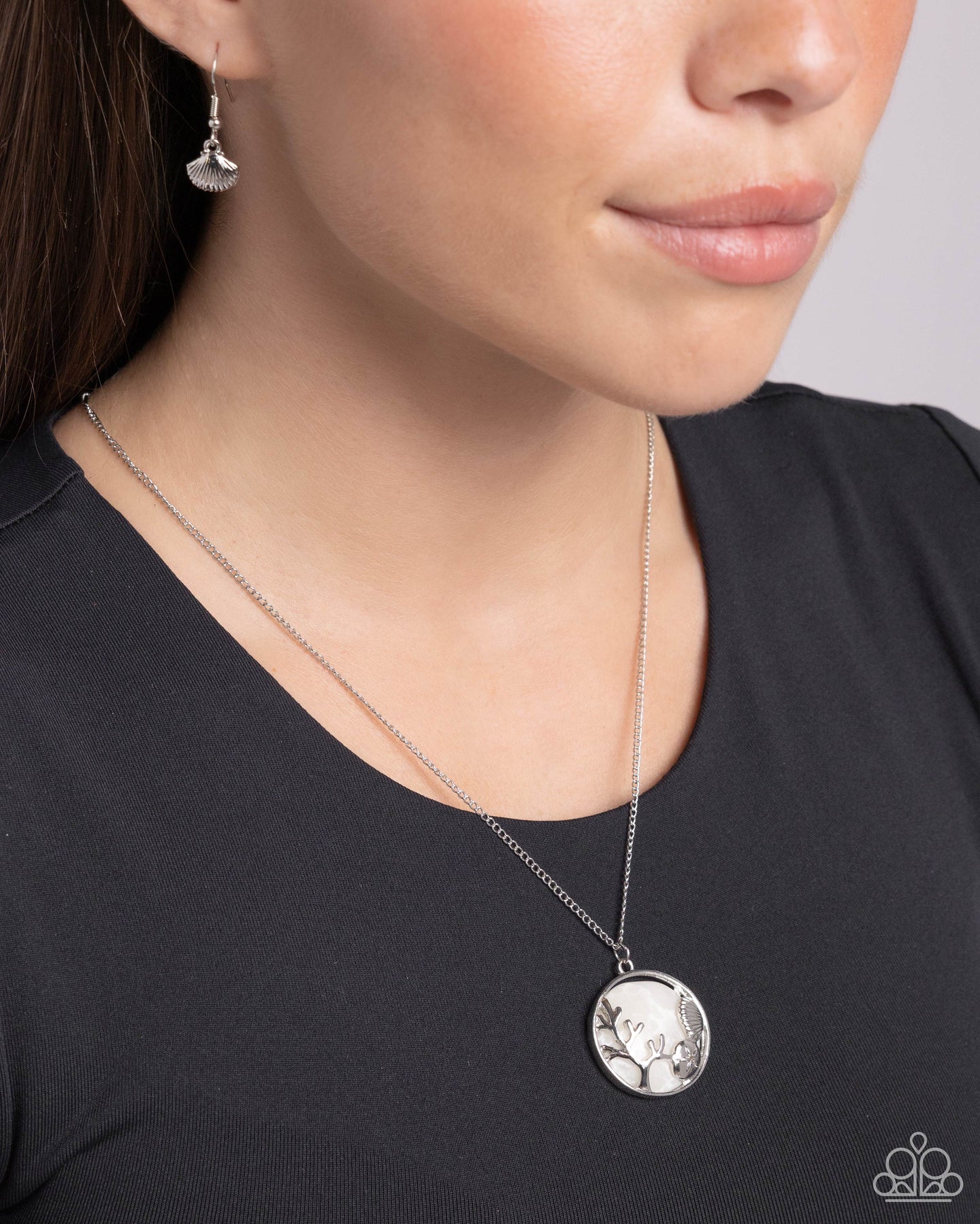 Paparazzi - Opulent Ostentation - White Stone Necklace