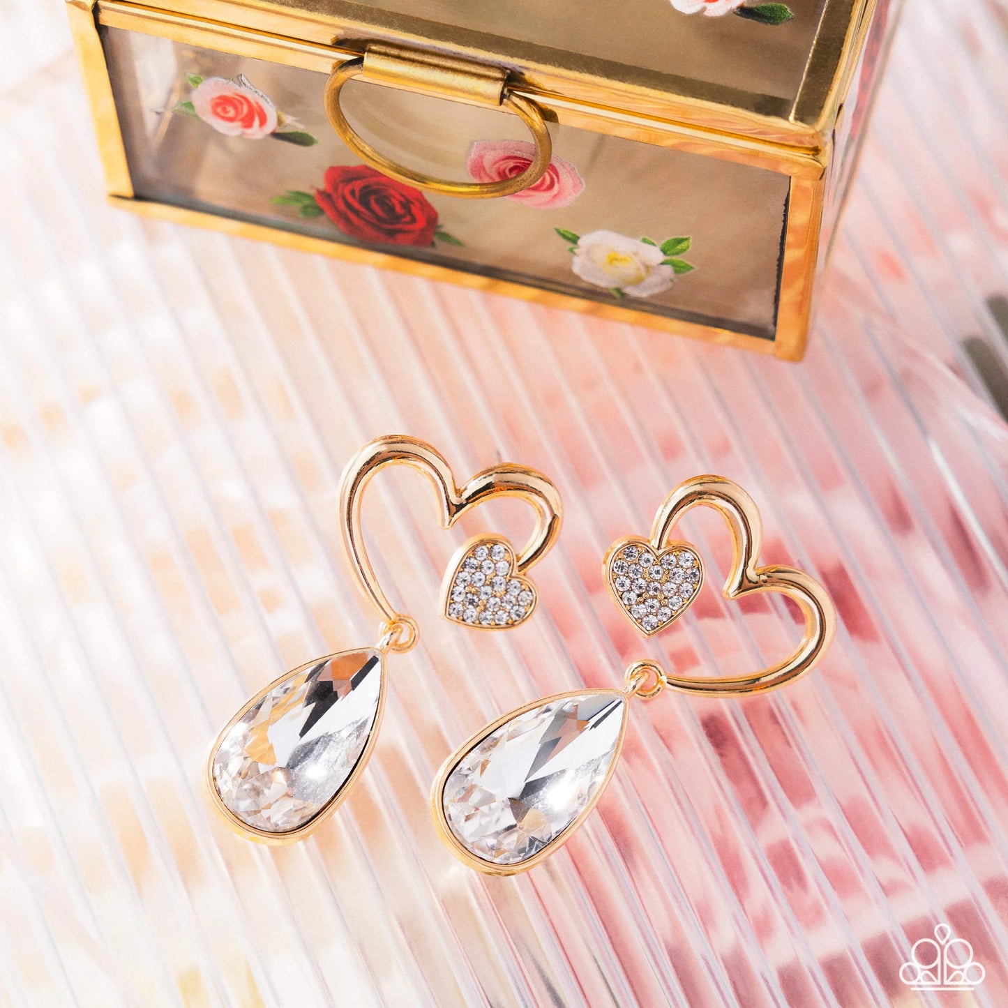 Paparazzi Coupling Up - Gold Heart Earrings