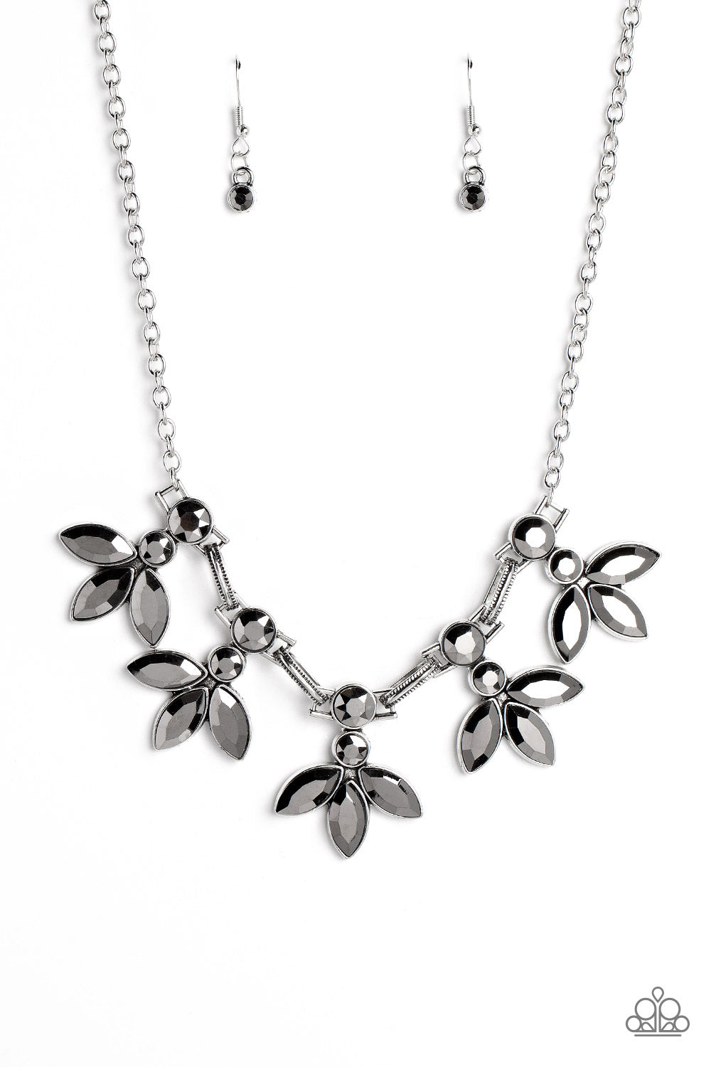 Paparazzi Dauntlessly Debonair - Silver Necklace