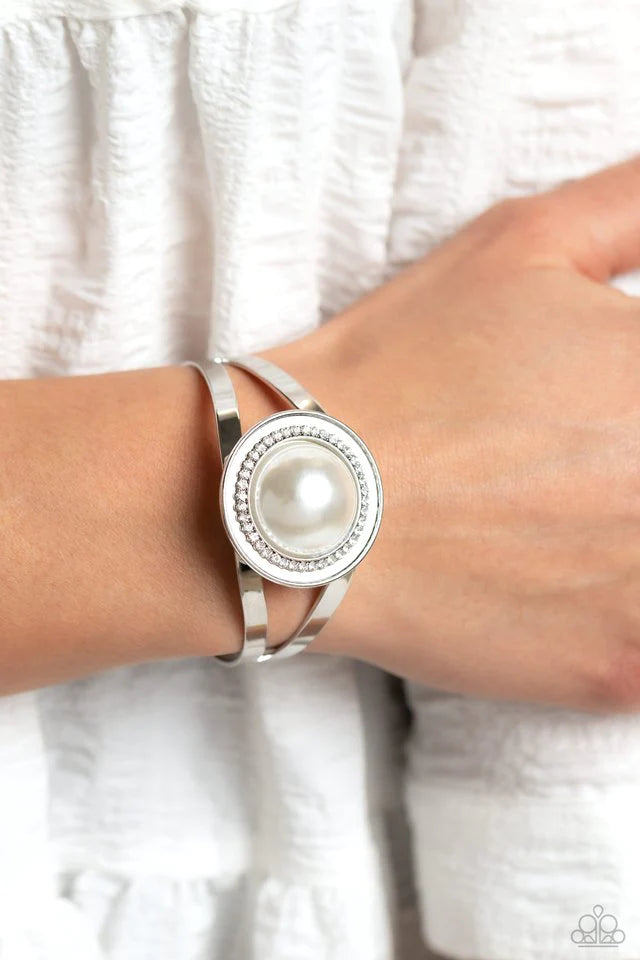 Paparazzi Put On The GLITZ - White Bracelet