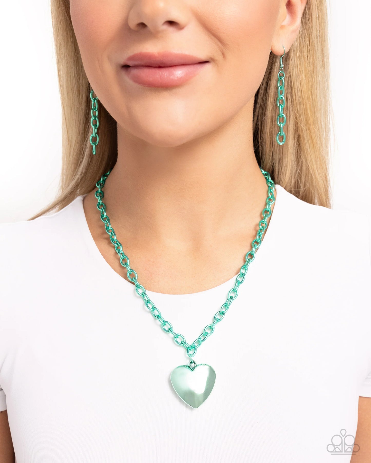 Paparazzi Loving Luxury - Green Heart Necklace