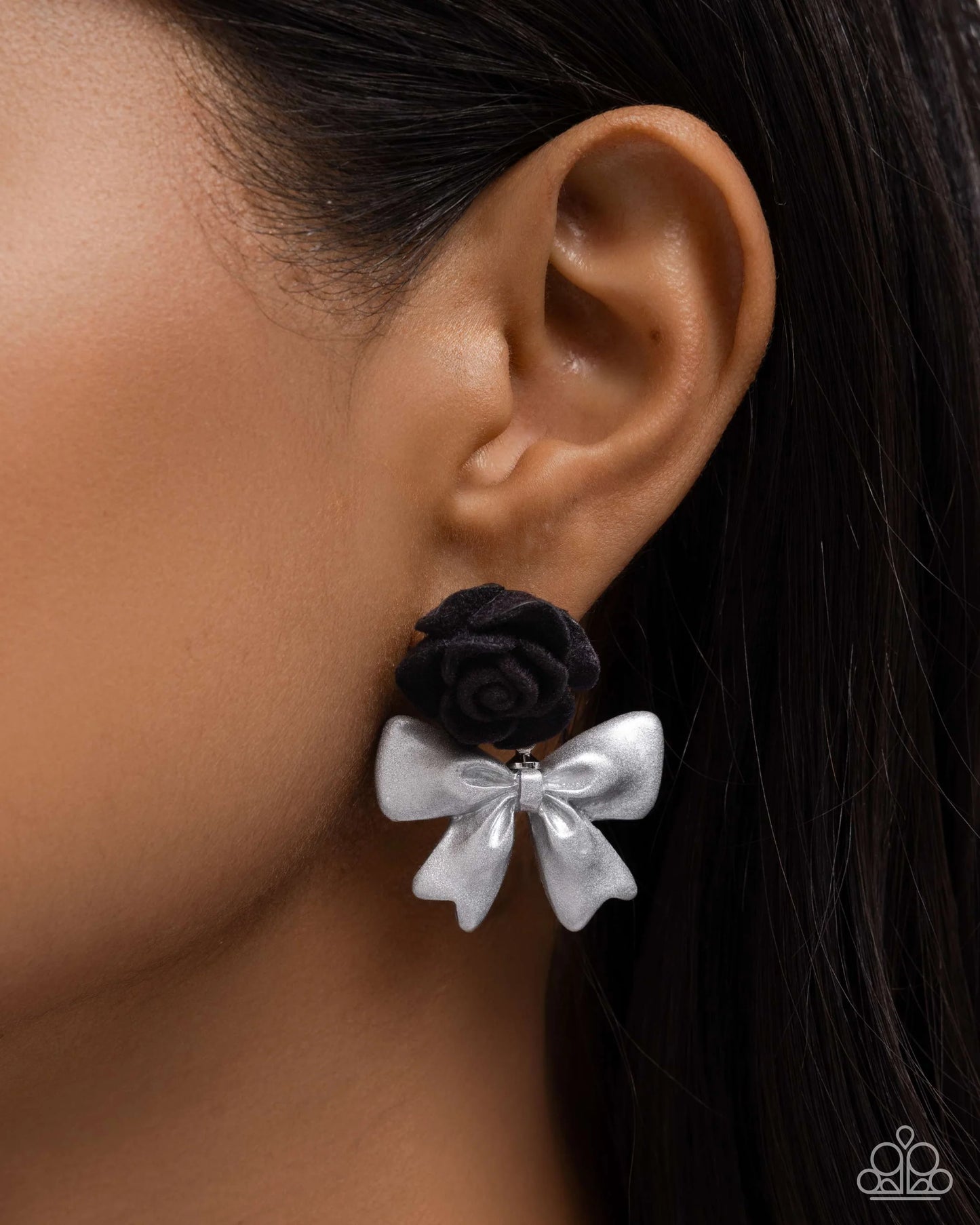 Paparazzi Rosette Rarity - Black Bow Earrings