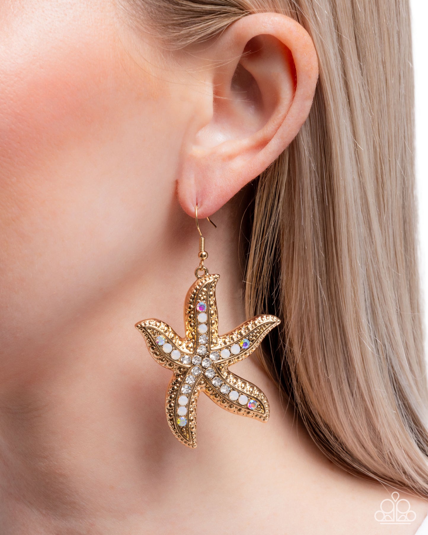 Paparazzi Seize The Starfish - Gold Earrings
