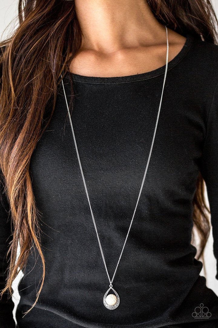 Paparazzi Rio Rancho Resplendence - White Necklace