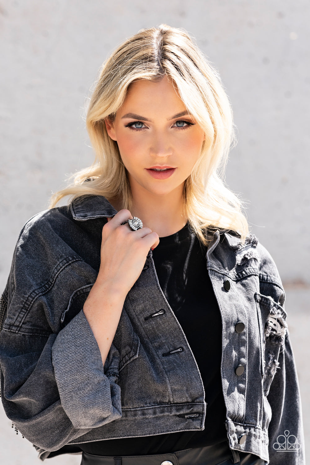 Paparazzi Daringly Deco - Black Ring - 2022 Convention Collection