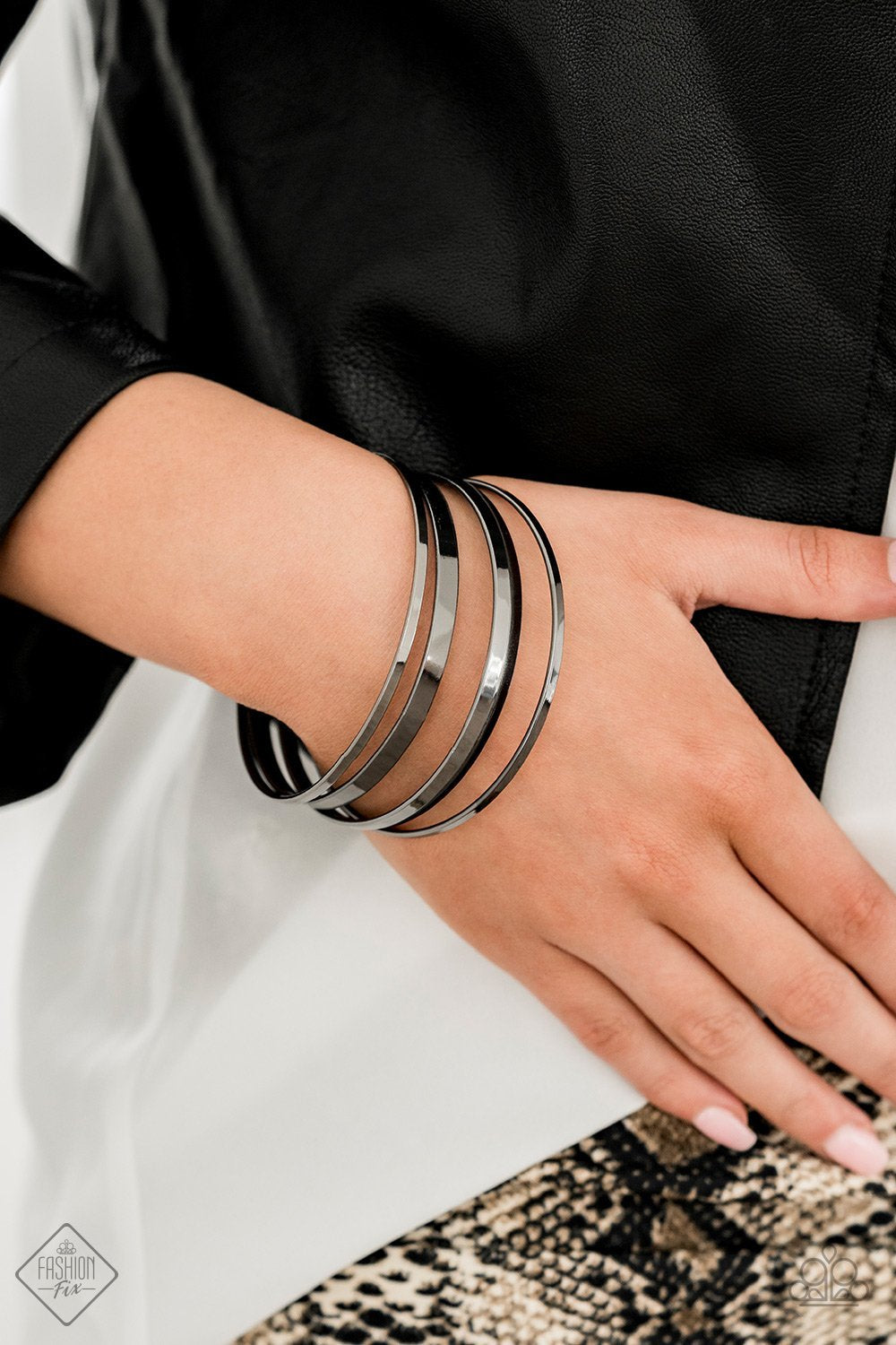 Paparazzi Ensnared - Black Bracelet