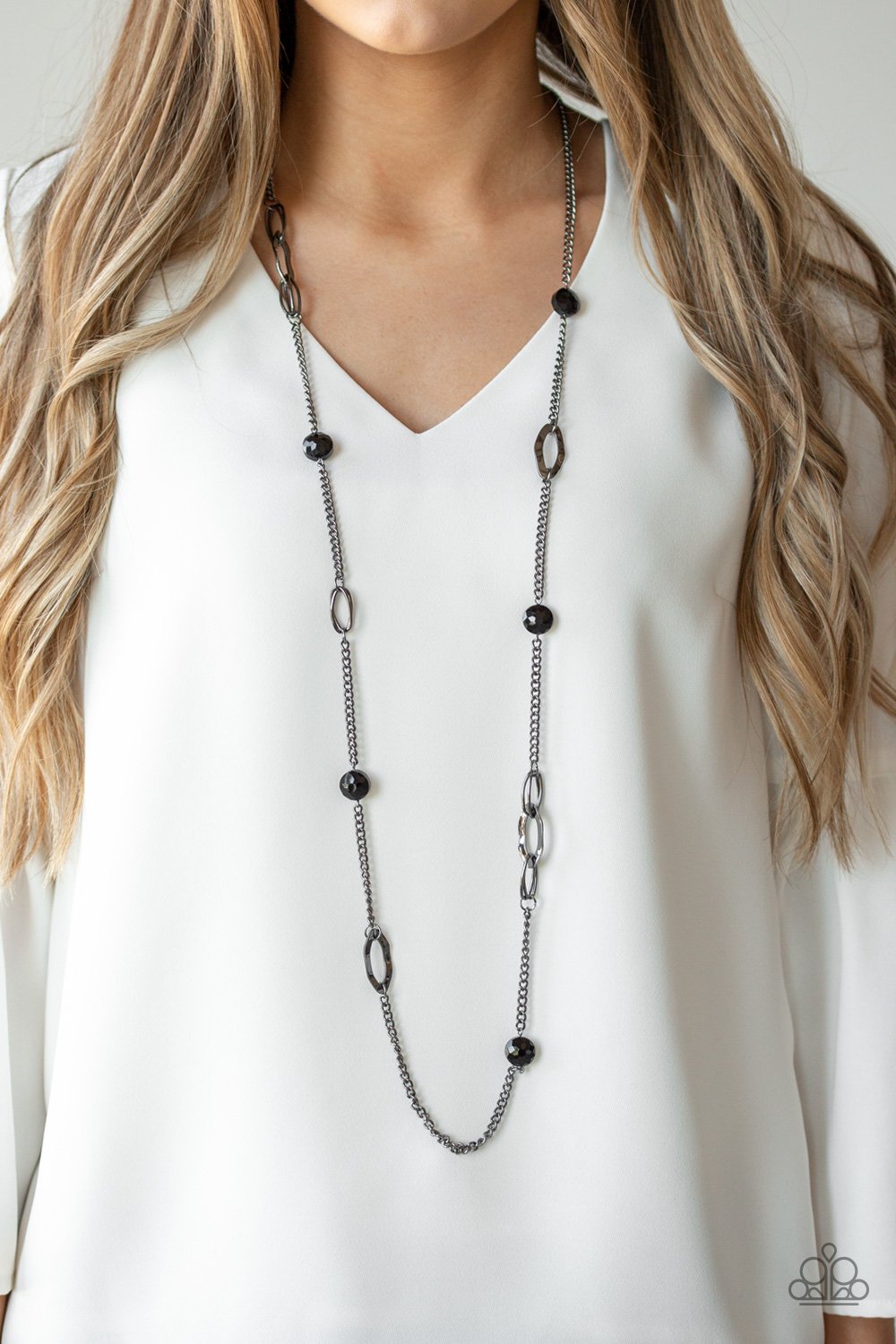 Paparazzi Duchess Dazzle - Black Necklace