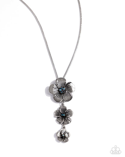 Paparazzi Wallflower Whimsy - Blue Flower Necklace