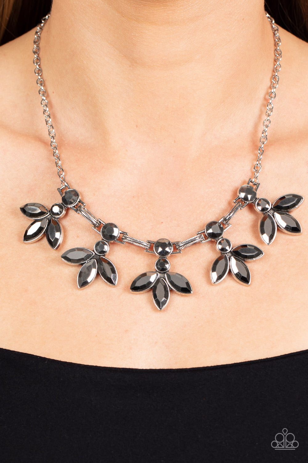 Paparazzi Dauntlessly Debonair - Silver Necklace