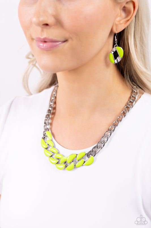 Paparazzi CURB Craze - Green Necklace