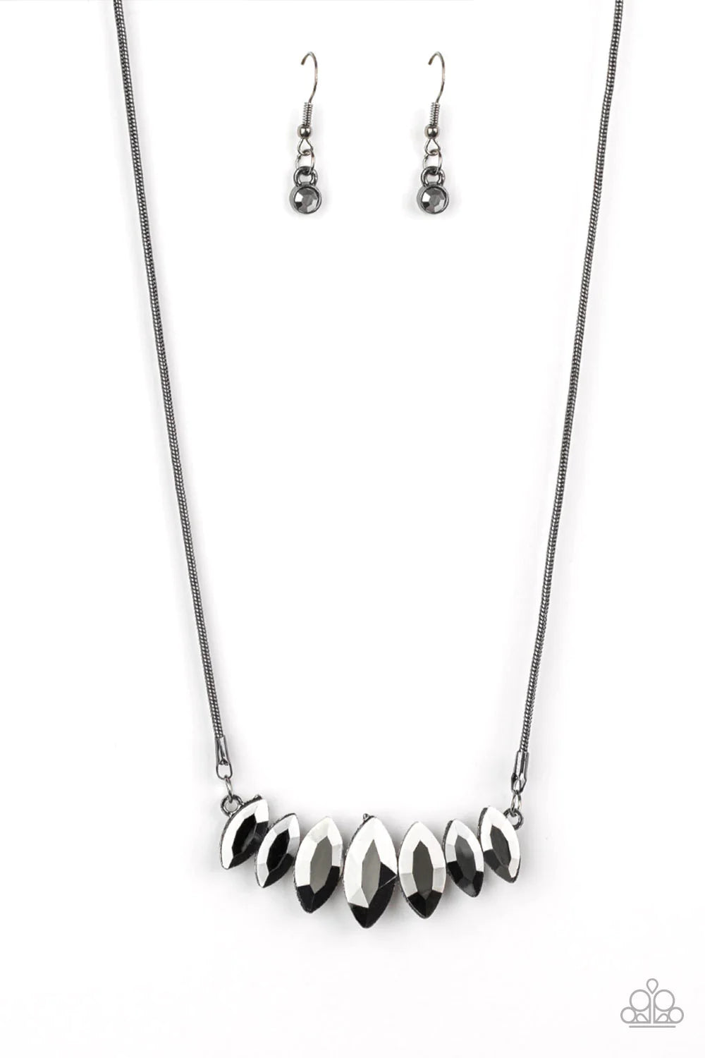 Paparazzi Leading Lady - Black Necklace