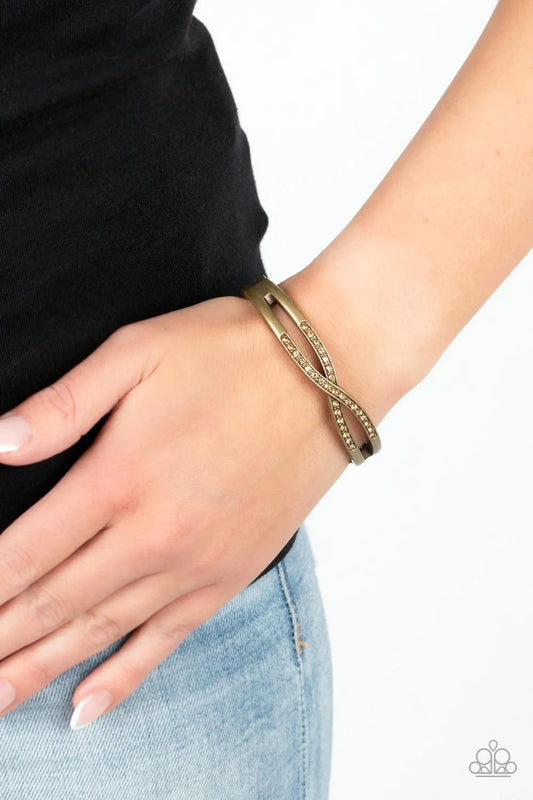 Paparazzi Woven in Wealth - Brass Bracelet