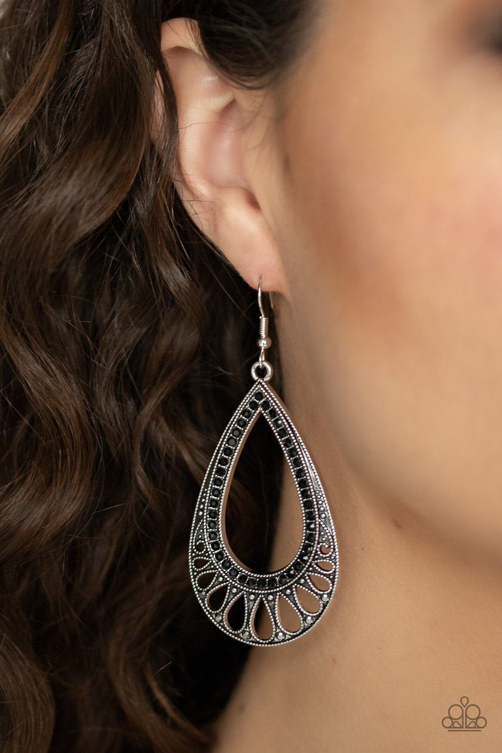 Paparazzi Royal Finesse - Black Earrings