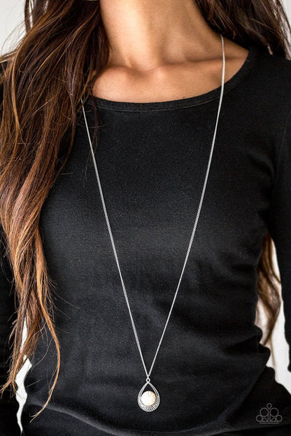 Paparazzi Rio Rancho Resplendence - White Necklace