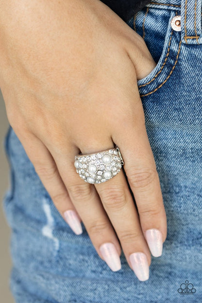 Paparazzi Gatsby's Girl - White Ring - 2021 Convention Collection