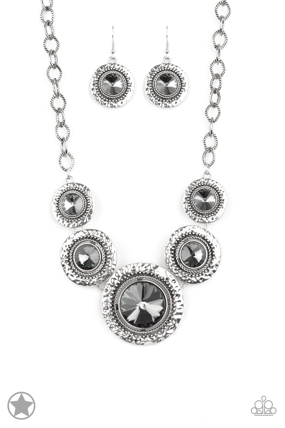 Paparazzi Global Glamour - Silver Necklace