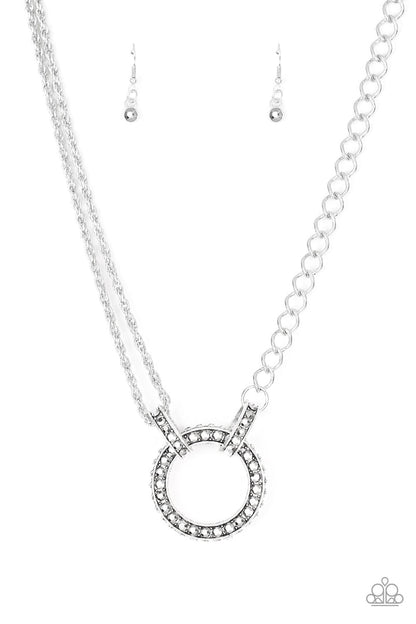 Paparazzi Dazzle Dazzle - White Necklace