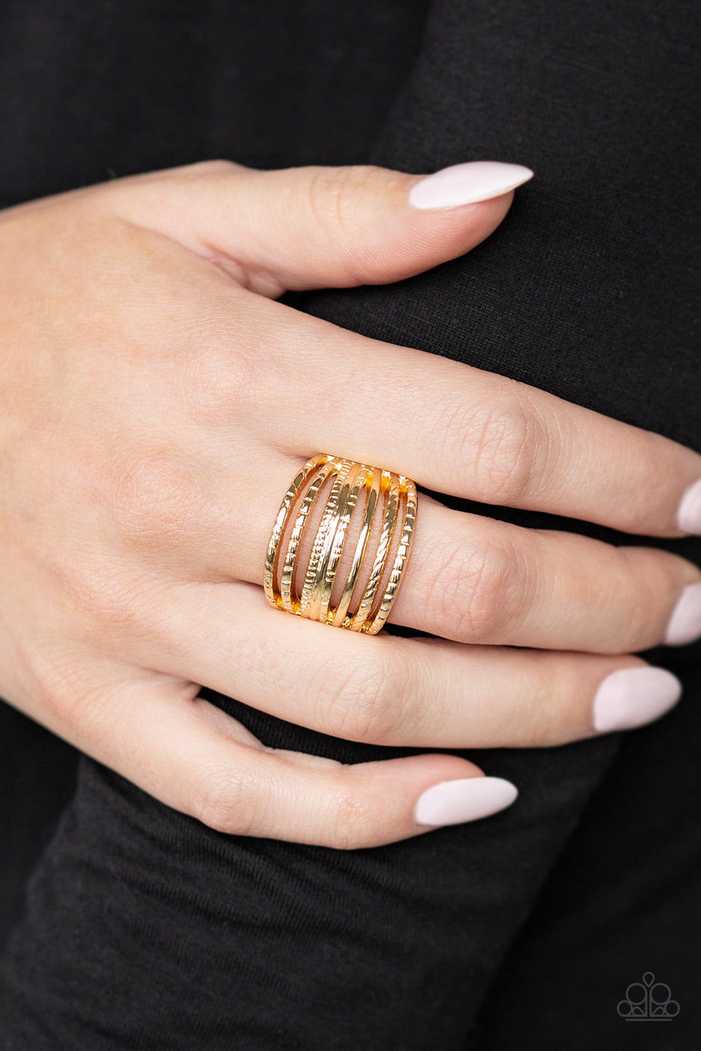 Paparazzi Basic Maverick - Gold Ring