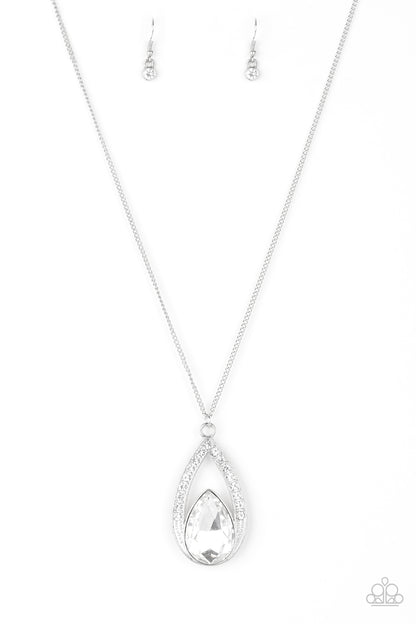 Paparazzi Notoriously Noble - White Necklace