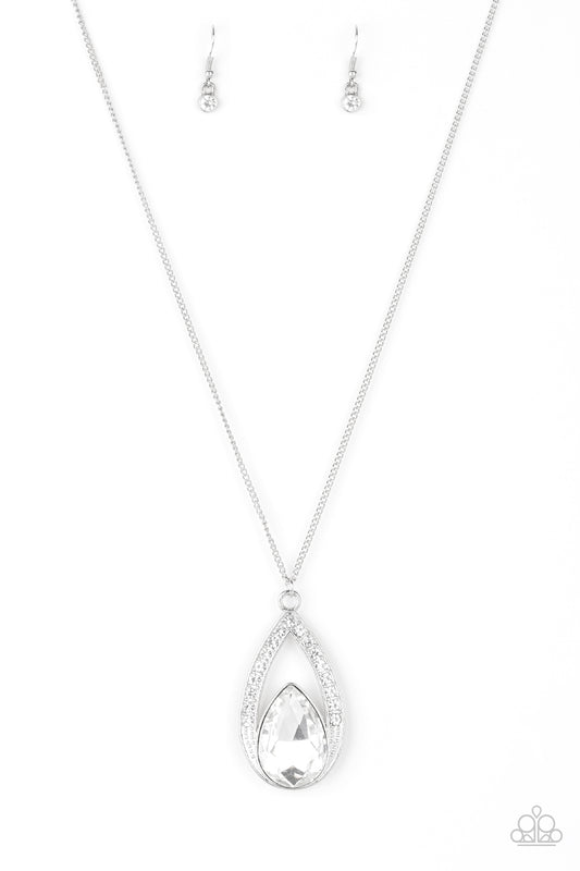 Paparazzi Notoriously Noble - White Necklace