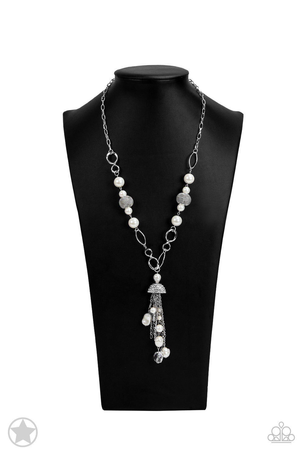 Paparazzi Designated Diva - White Necklace