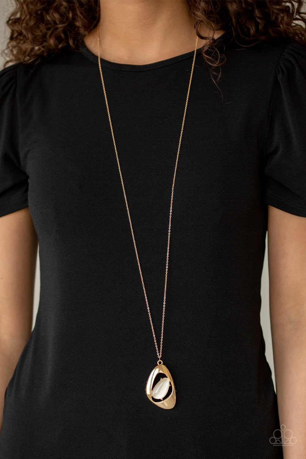 Paparazzi Asymmetrical Bliss - Gold Necklace