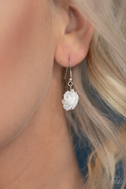 Paparazzi Garden Party Posh - White Flower Necklace