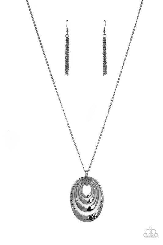 Paparazzi Renegade Ripples - Black Necklace