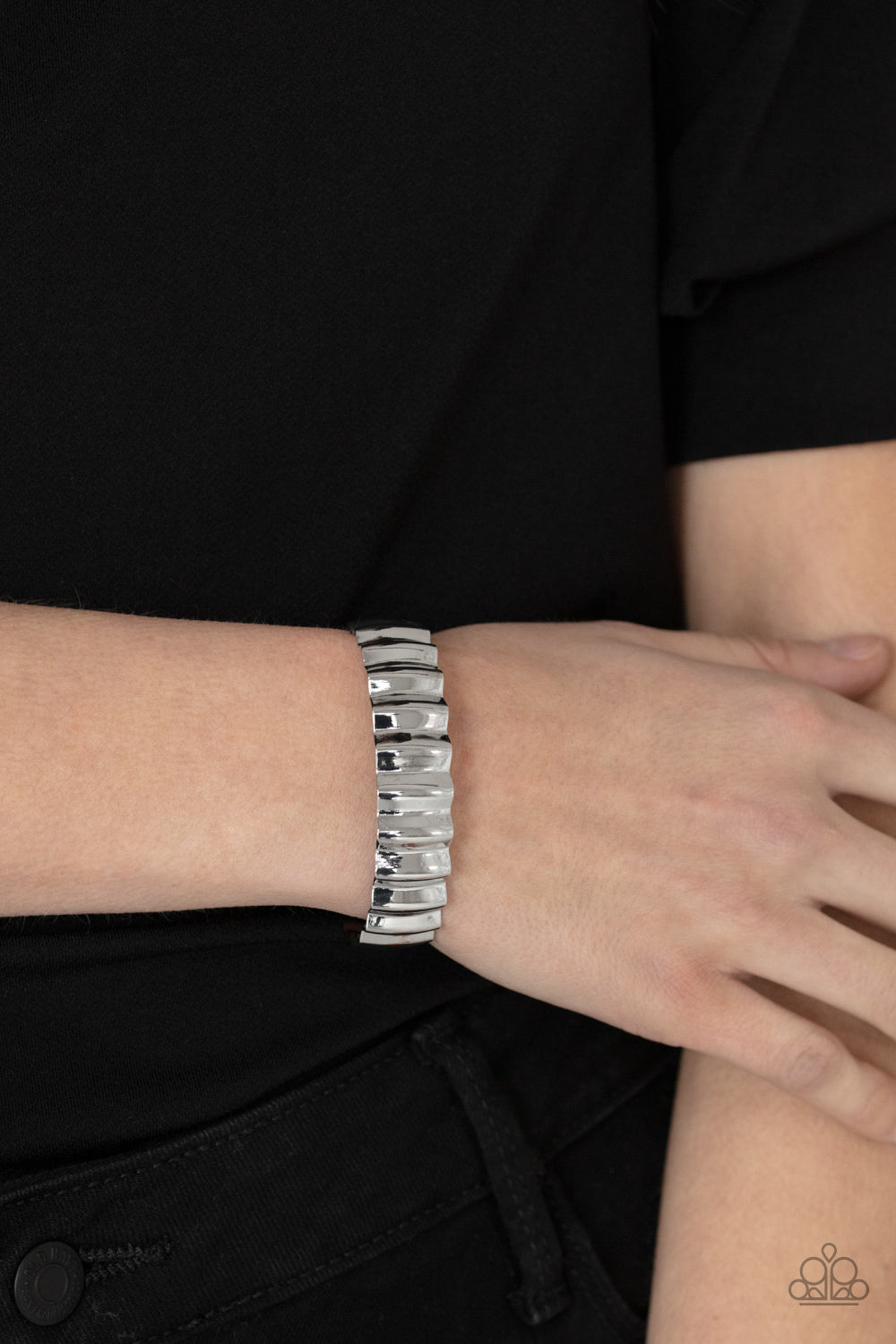 Paparazzi Across The HEIR-Waves - Silver Bracelet