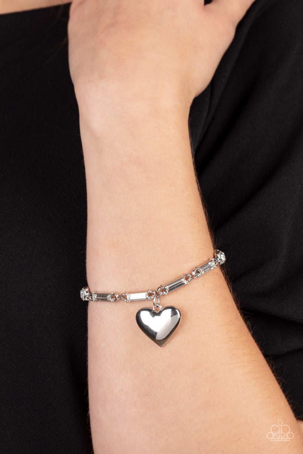 Paparazzi Sweetheart Secrets - White Heart Bracelet