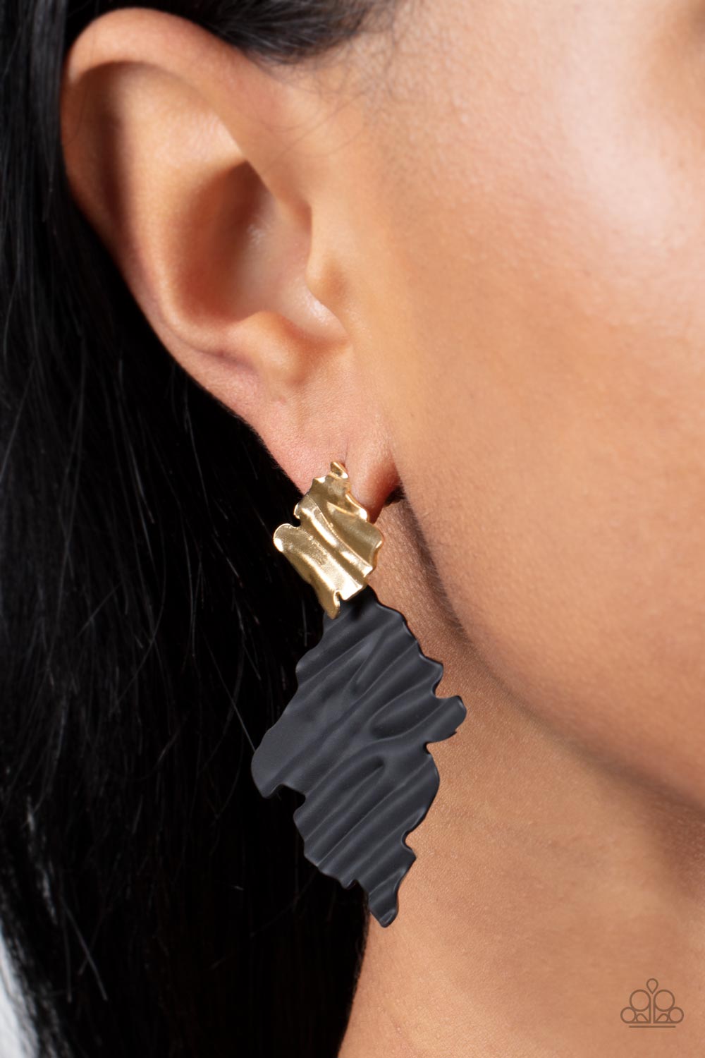 Paparazzi Crimped Couture - Gold Black Post Earrings